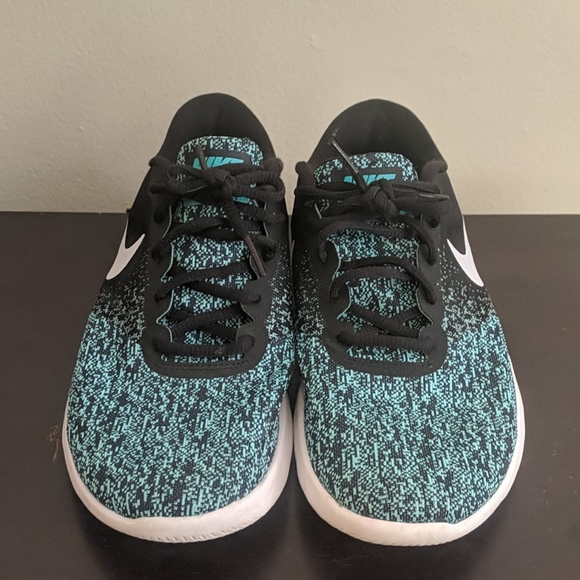 Nike shoes - Picture 3 of 4